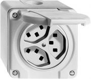 Nass Dreifach-Steckdose parallel Typ 23 mit Deckel NAP